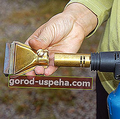 Ударна горелка, оборудвана с плоска дюза (или топлинен пистолет) омекотява боята