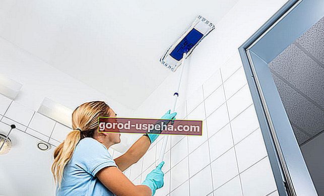 4 praktické tipy na správne umývanie stropu