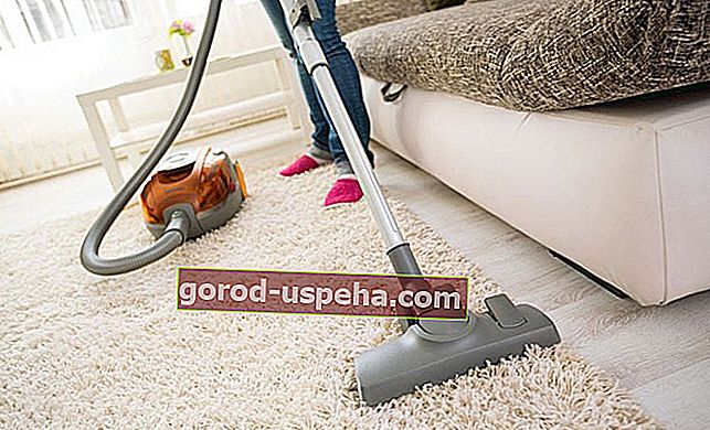 Почистете и дезодорирайте килим