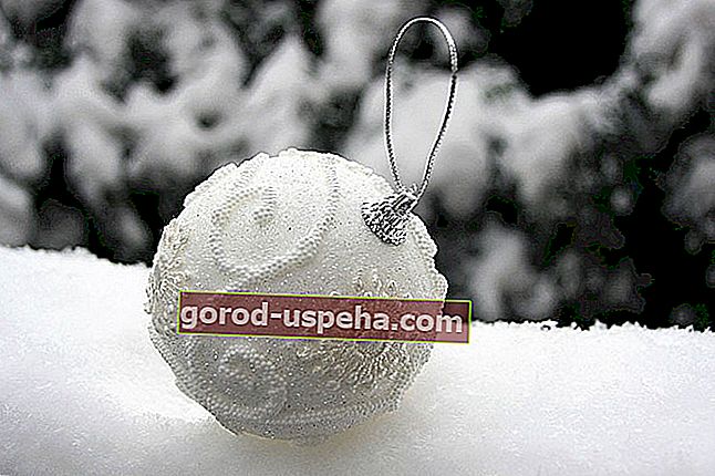 4 kreativne ideje za izdelavo vaših božičnih kroglic